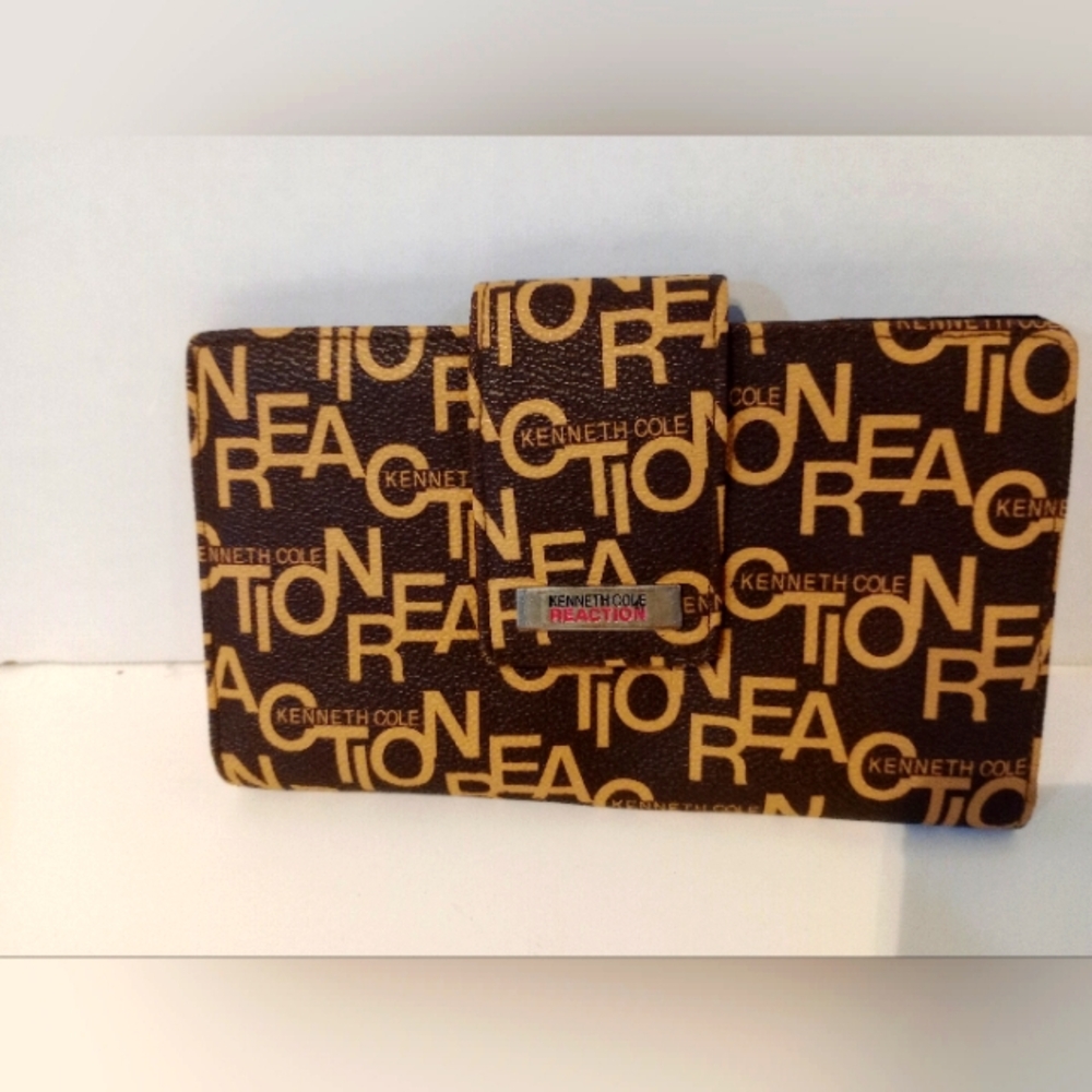 Kenneth Cole Reaction Long Wallet